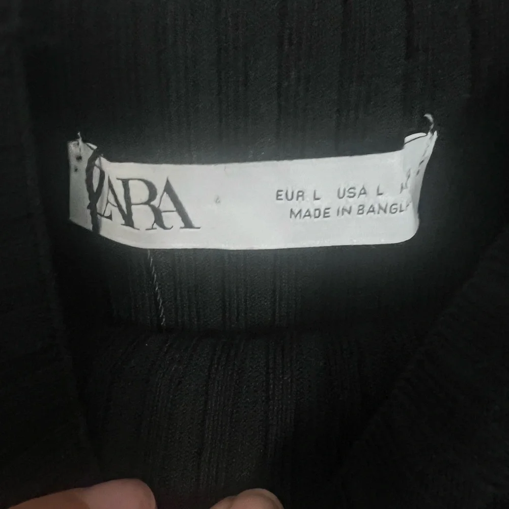 Zara Ribbed Mock Neck  Black Long Sleeve Top - Picture 4 of 5